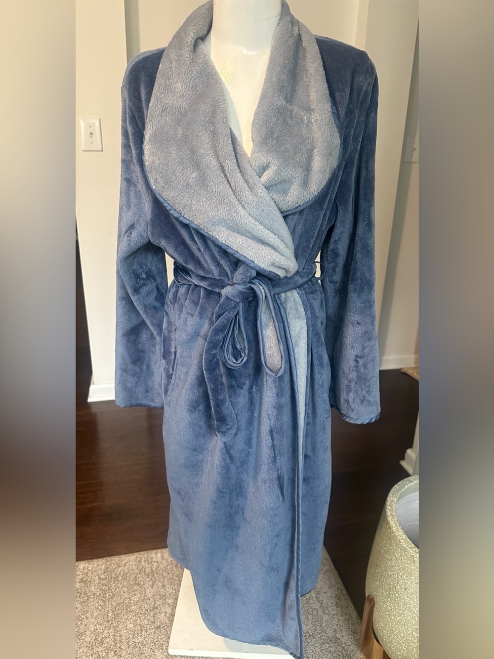 Koolaburra by UGG Blue Fluffy Robe M